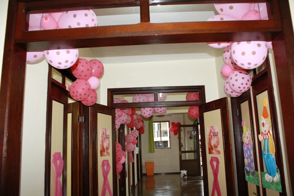 Secretaria Municipal da Saúde faz decoração especial para o Outubro Rosa